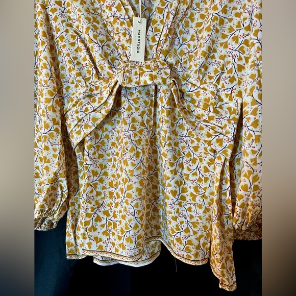 NWT Max Studio MUST HAVE! Fitted to accentuate curves, and very flattering. - Picture 9 of 9